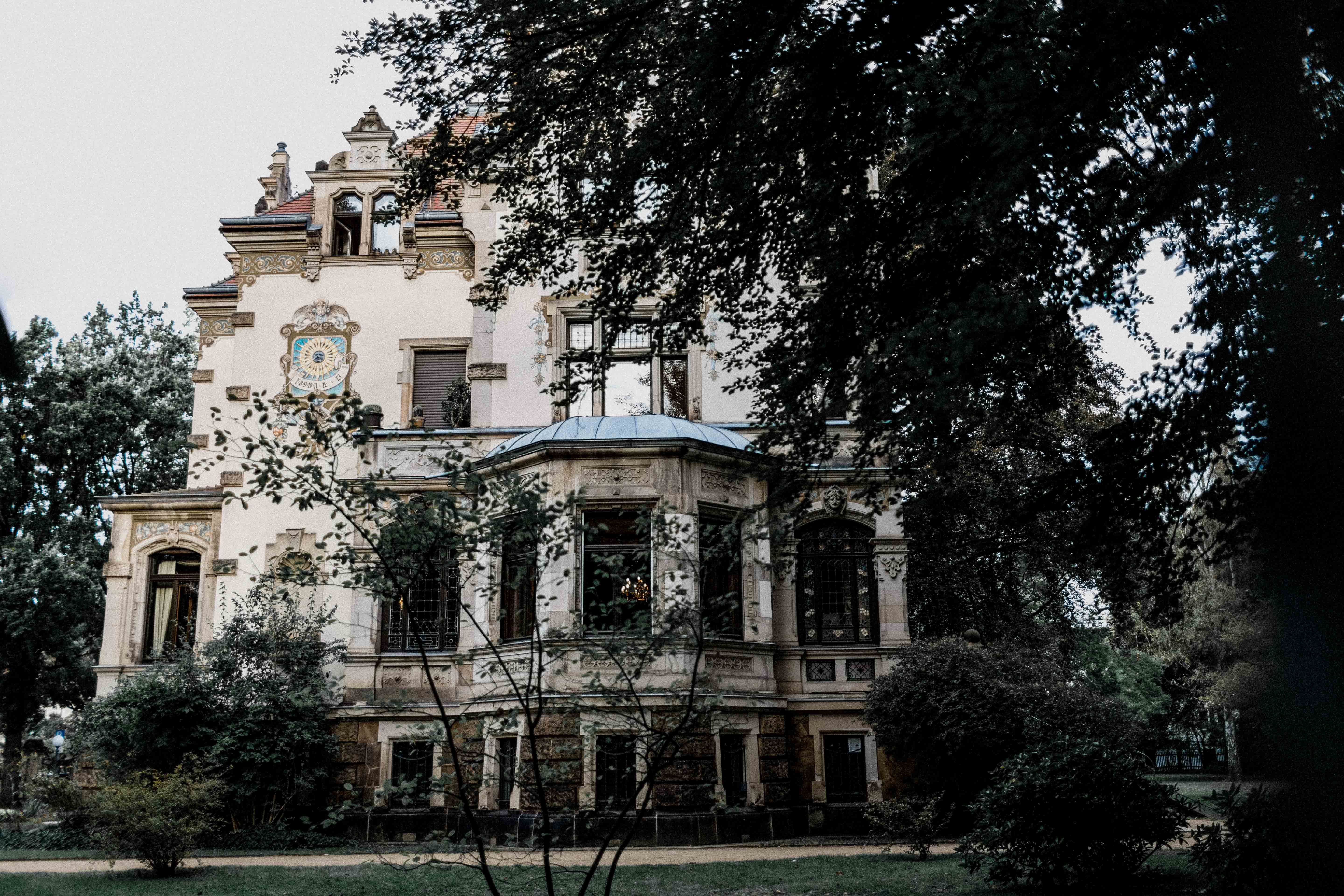 Intime Hochzeit in Dresden am Elbufer im September 2016.