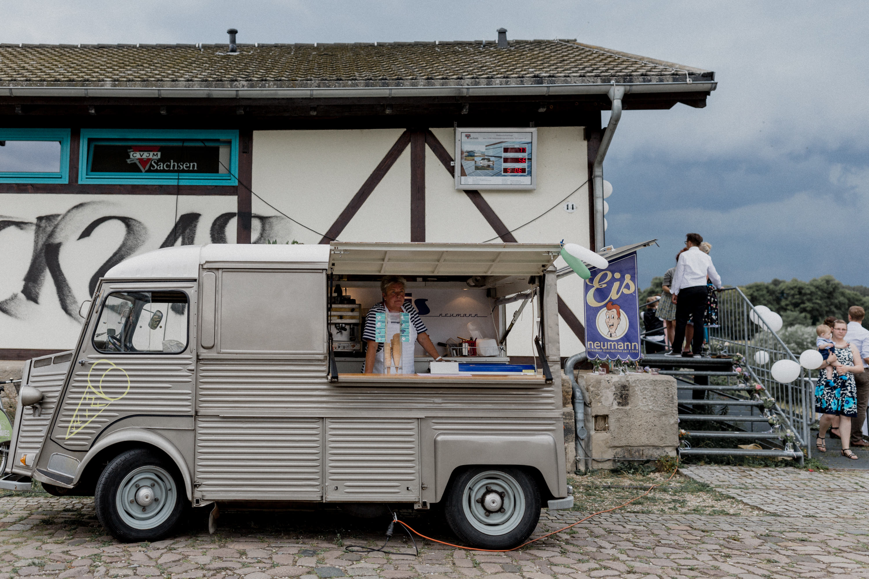 Hochzeitsfoto aus Dresden, aufgenommen von Tom und Lia Fotografie, Hochzeitsfotografen aus Rostock und Mecklenburg-Vorpommern.