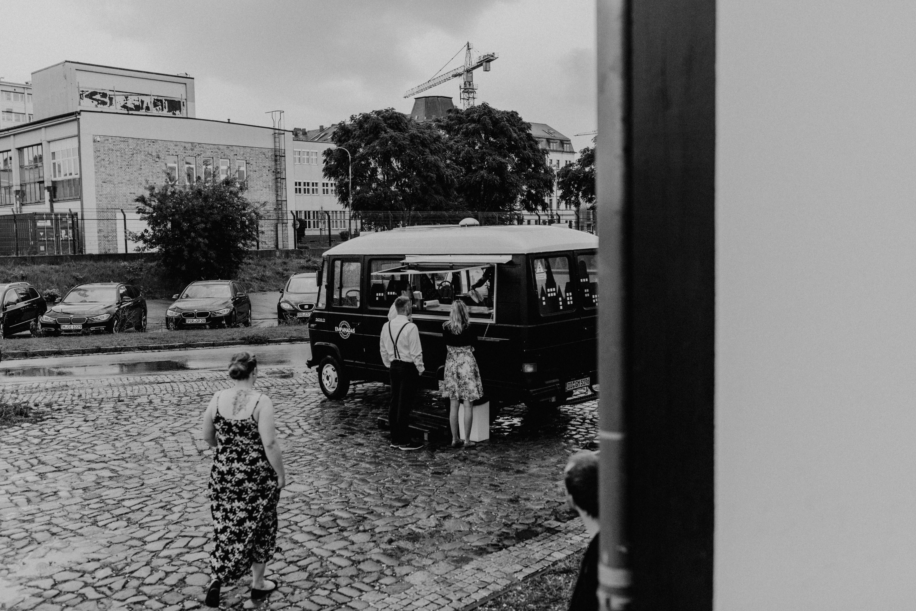 Hochzeitsfoto aus Dresden, aufgenommen von Tom und Lia Fotografie, Hochzeitsfotografen aus Rostock und Mecklenburg-Vorpommern.