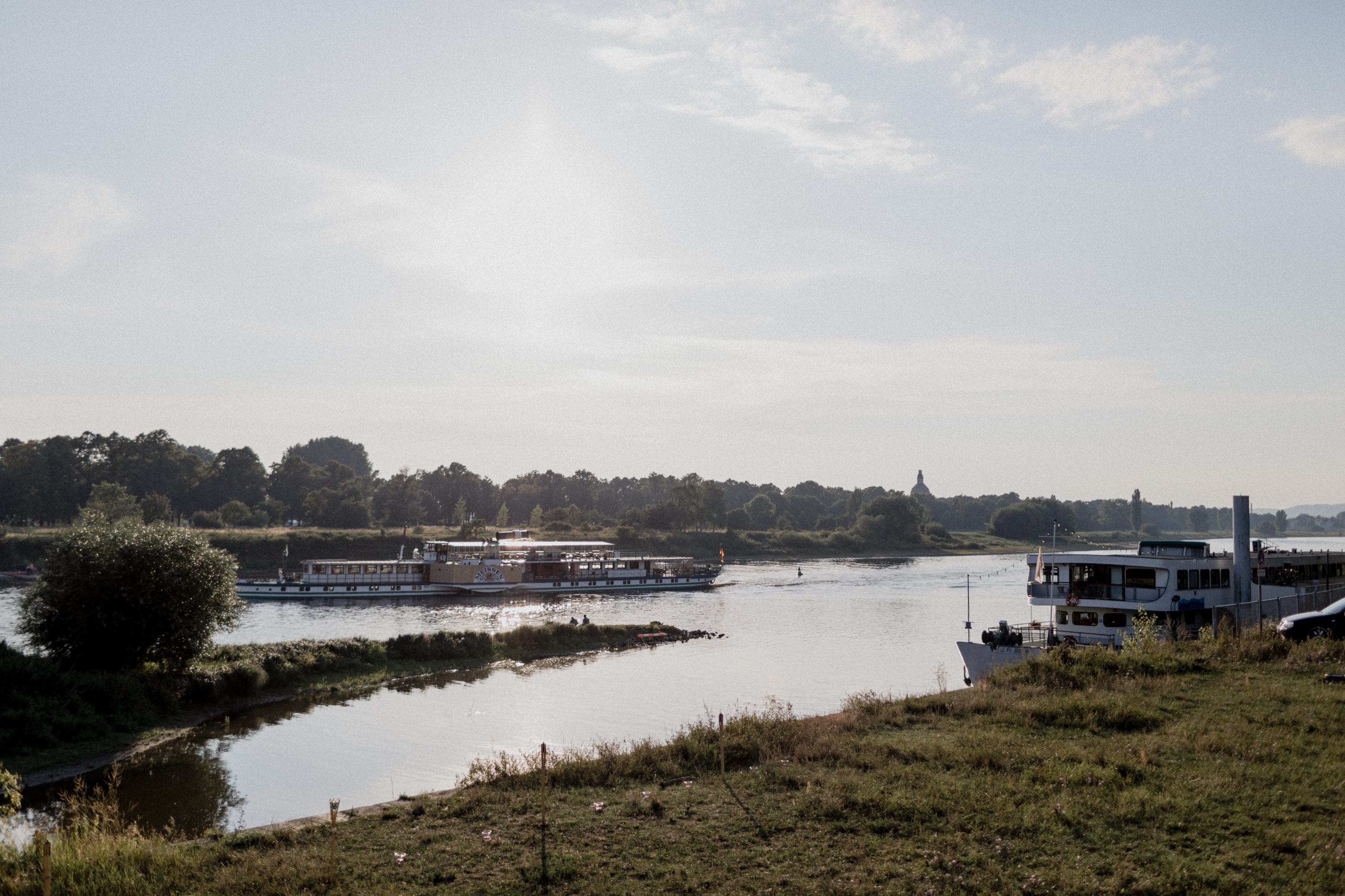 Hochzeitsfoto aus Dresden, aufgenommen von Tom und Lia Fotografie, Hochzeitsfotografen aus Rostock und Mecklenburg-Vorpommern.