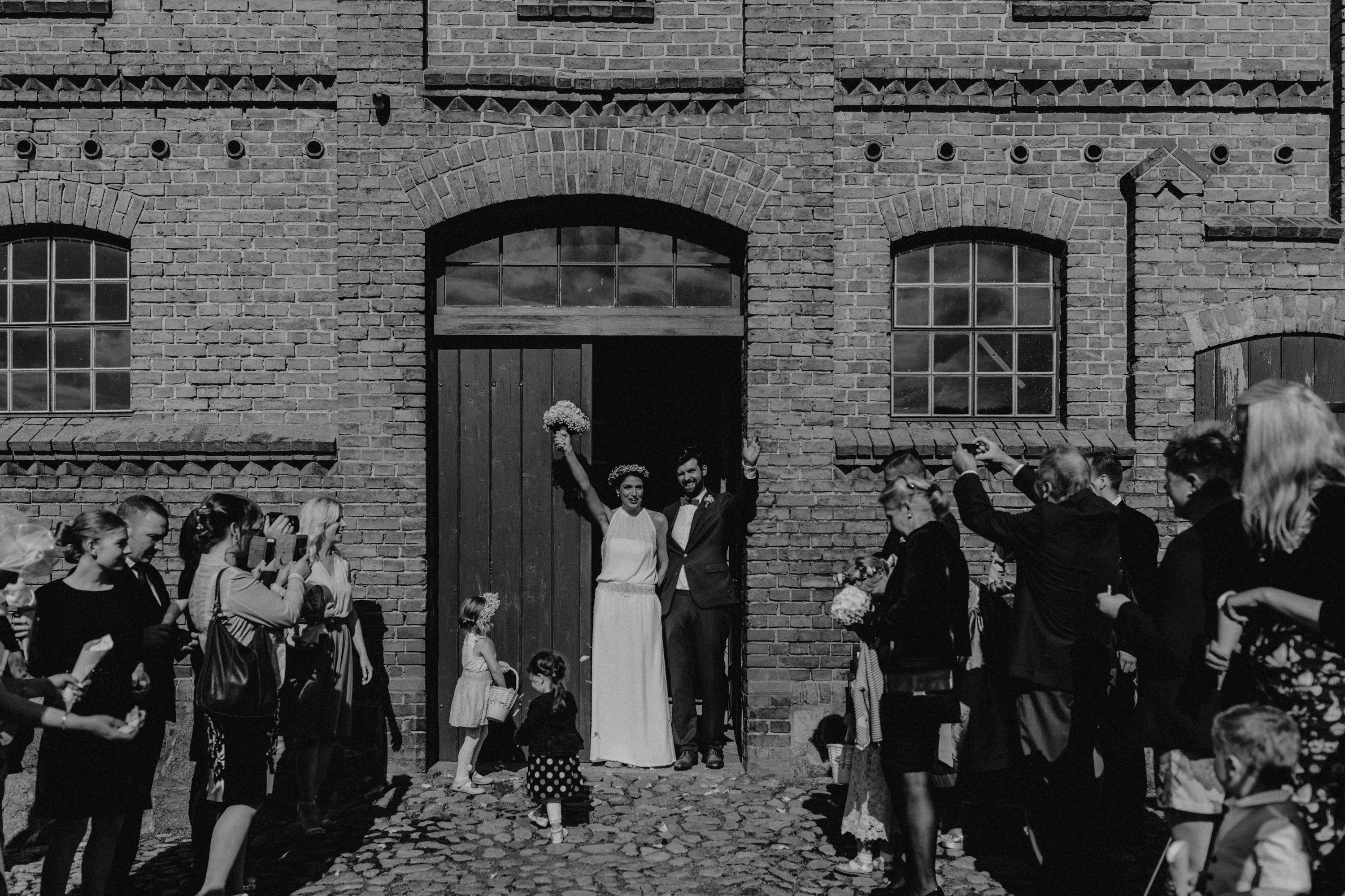 Hochzeitsfoto der Hochzeitsfotografen Tom und Lia aus Rostock. Scheunenhochzeit auf Gut Gerdshagen, Mecklenburg-Vorpommern.