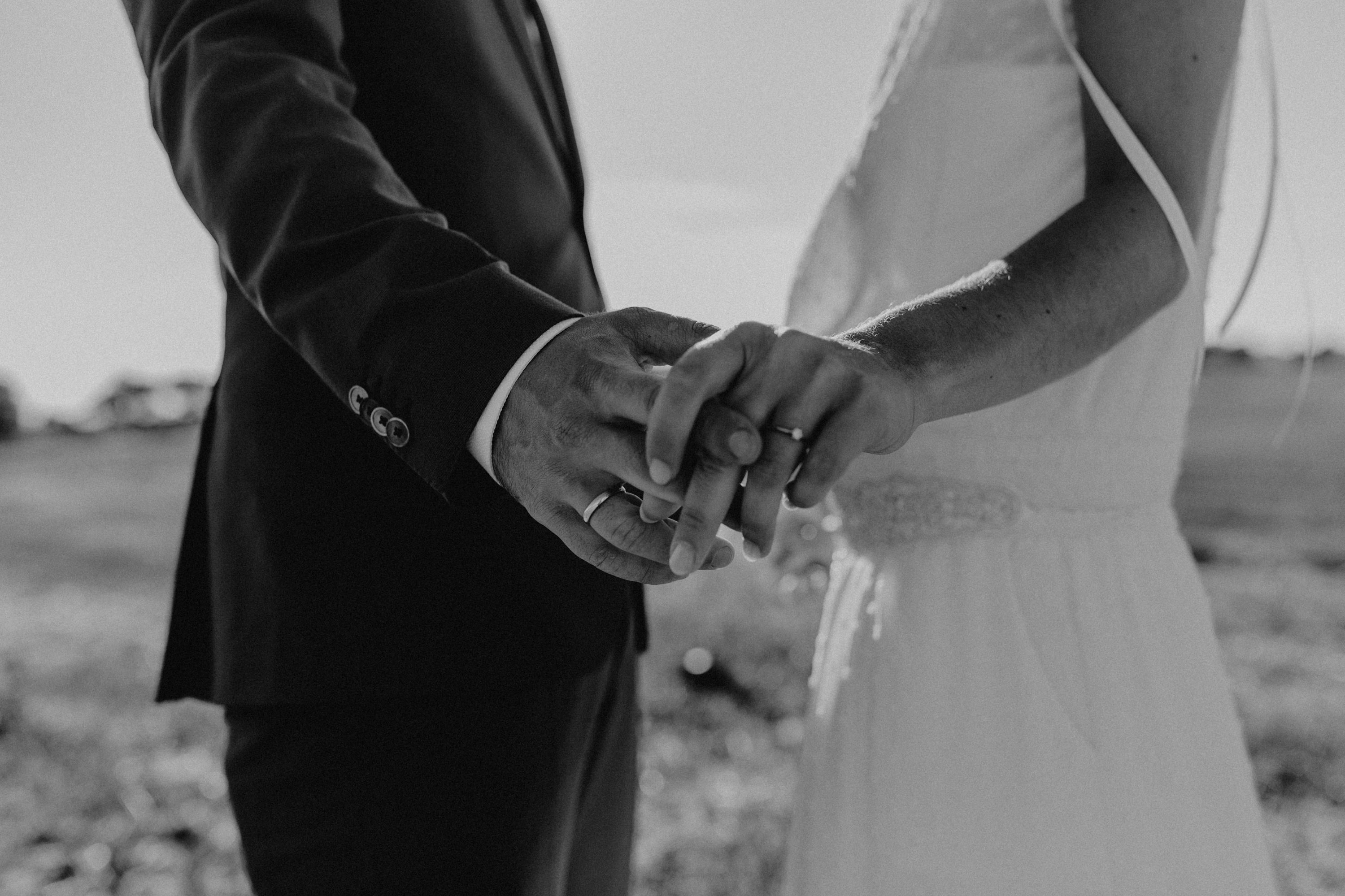 Hochzeitsfoto der Hochzeitsfotografen Tom und Lia aus Rostock. Scheunenhochzeit auf Gut Gerdshagen, Mecklenburg-Vorpommern.