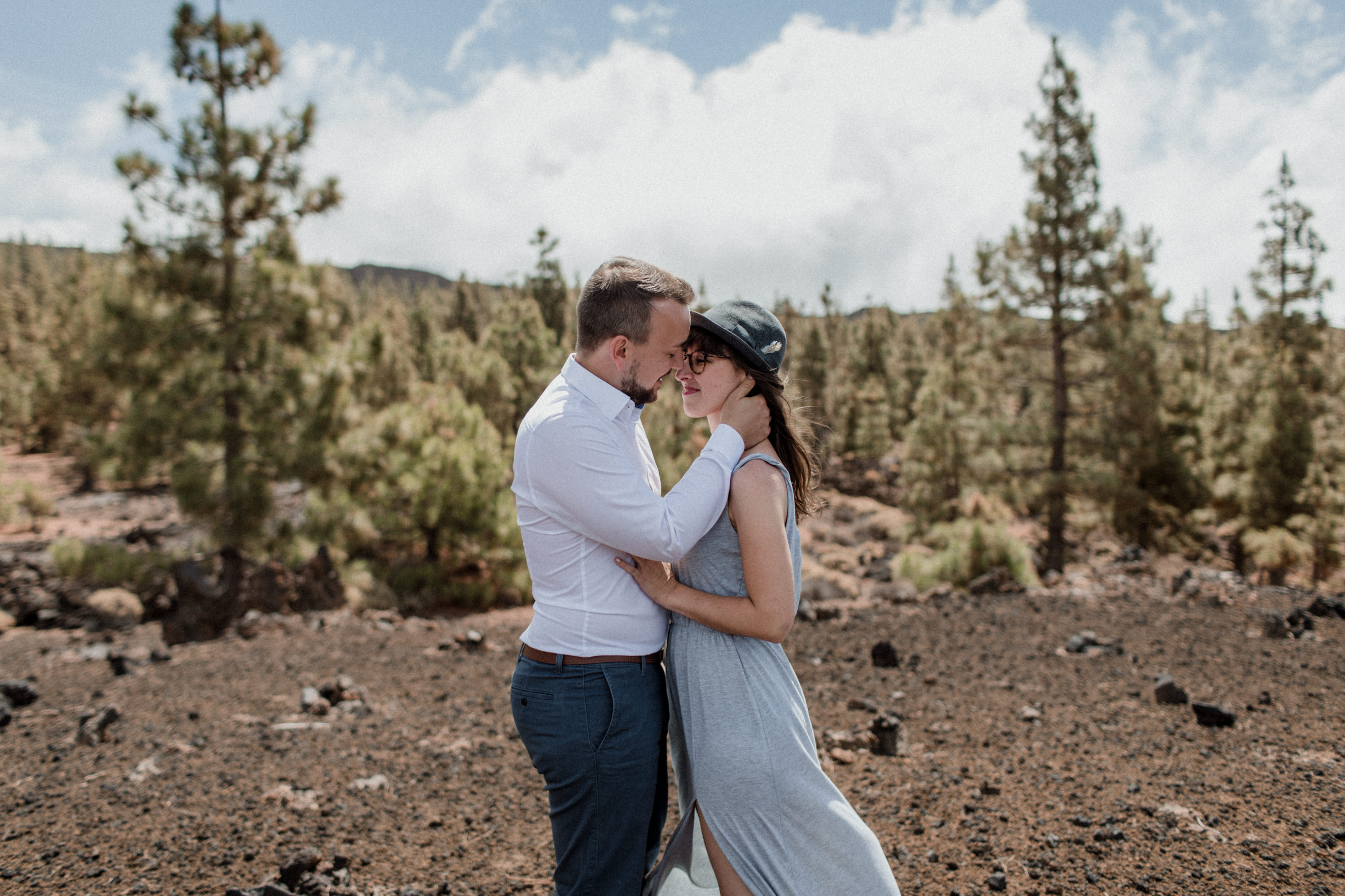 Dies ist ein Foto aus einer Fotoserie, die in einem Couple Shoot auf dem Teide in Teneriffa im Jahr 2017 entstanden ist.