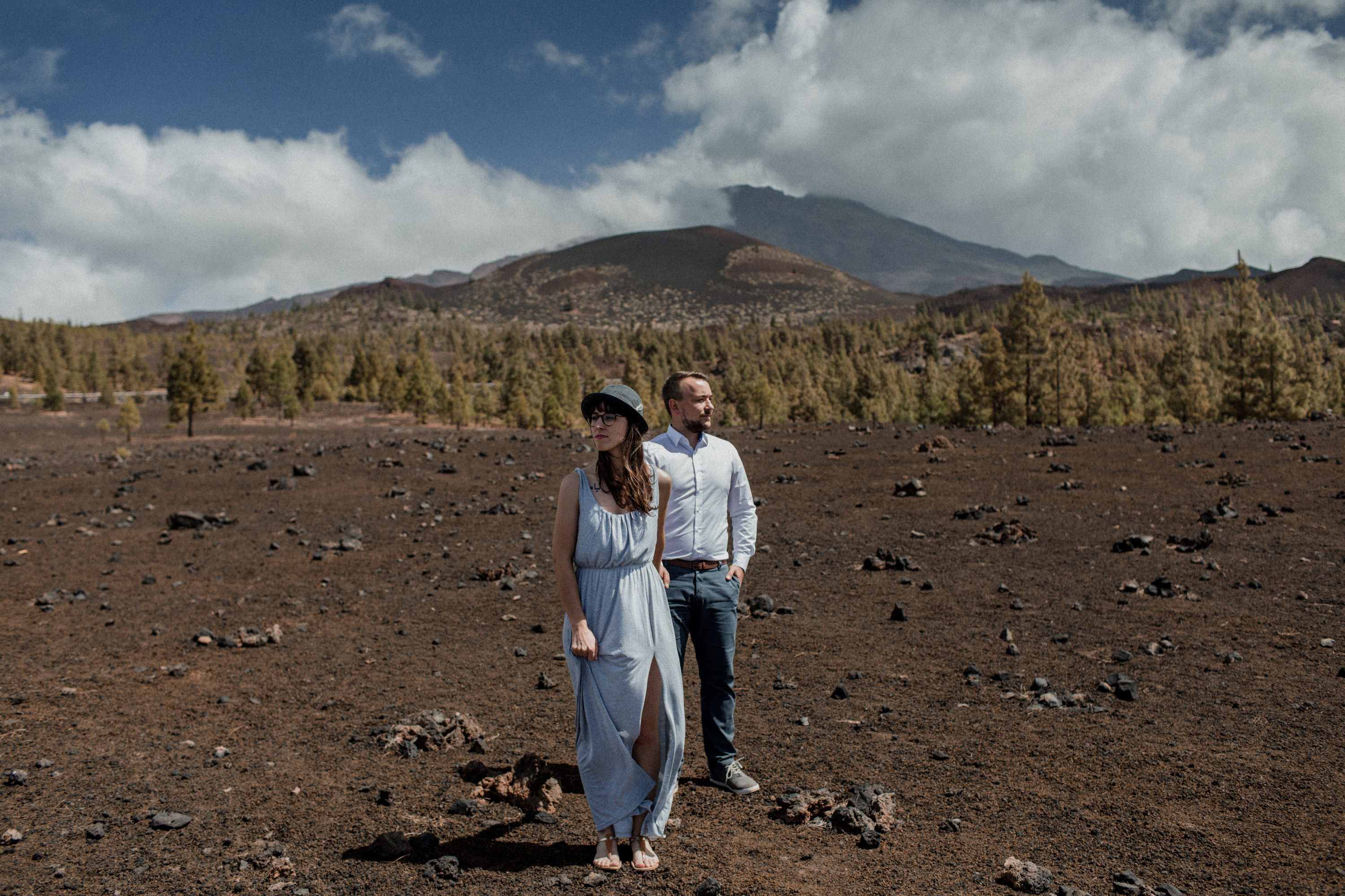 Dies ist ein Foto aus einer Fotoserie, die in einem Couple Shoot auf dem Teide in Teneriffa im Jahr 2017 entstanden ist.