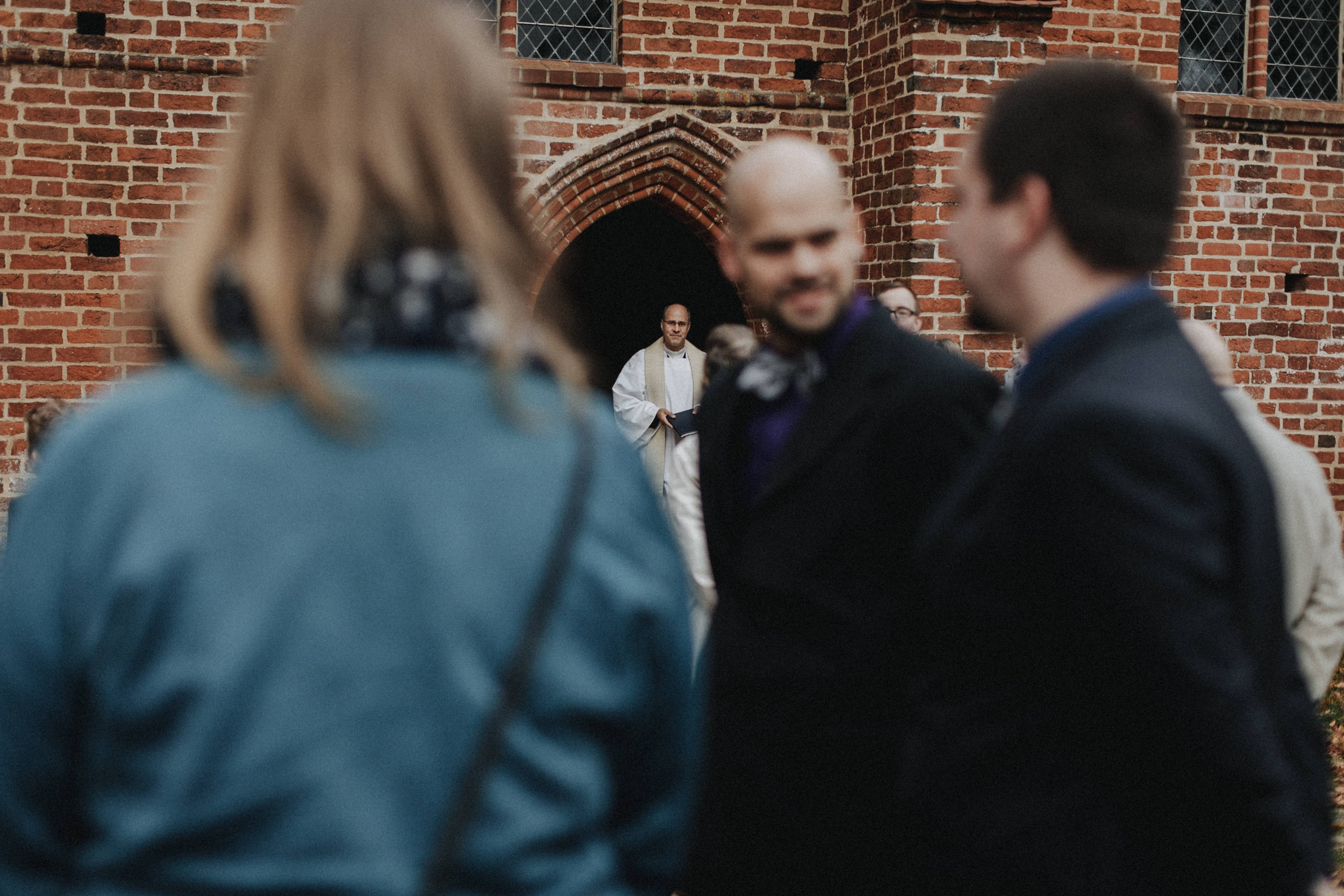 Hochzeitsfoto einer Hochzeitsreportage, fotografiert von Tom und Lia, einem Hochzeitsfotografenpaar aus Rostock. Die Hochzeit fand auf Schloss Hasenwinkell (Mecklenburg-Vorpommern, Ostsee) im Oktober 2017 statt.