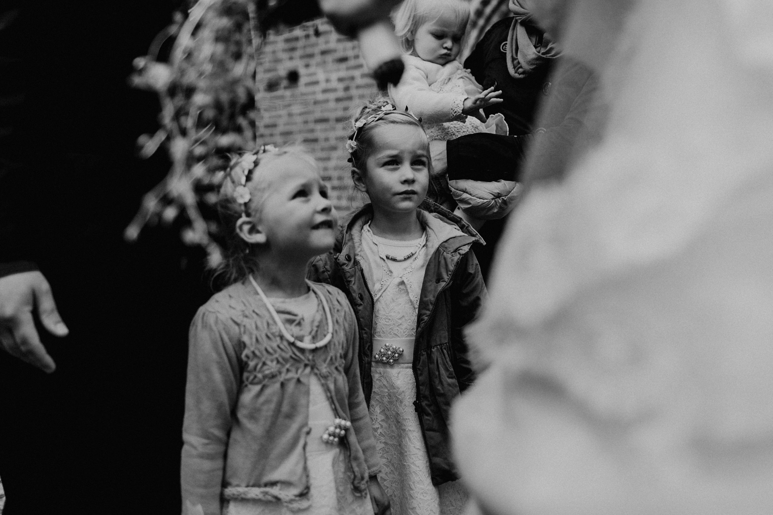 Hochzeitsfoto einer Hochzeitsreportage, fotografiert von Tom und Lia, einem Hochzeitsfotografenpaar aus Rostock. Die Hochzeit fand auf Schloss Hasenwinkell (Mecklenburg-Vorpommern, Ostsee) im Oktober 2017 statt.